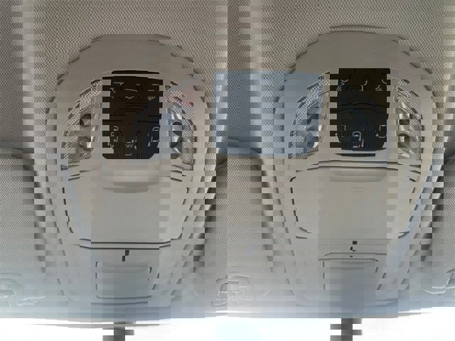 Used 2024 Chrysler Pacifica Touring-L image 18