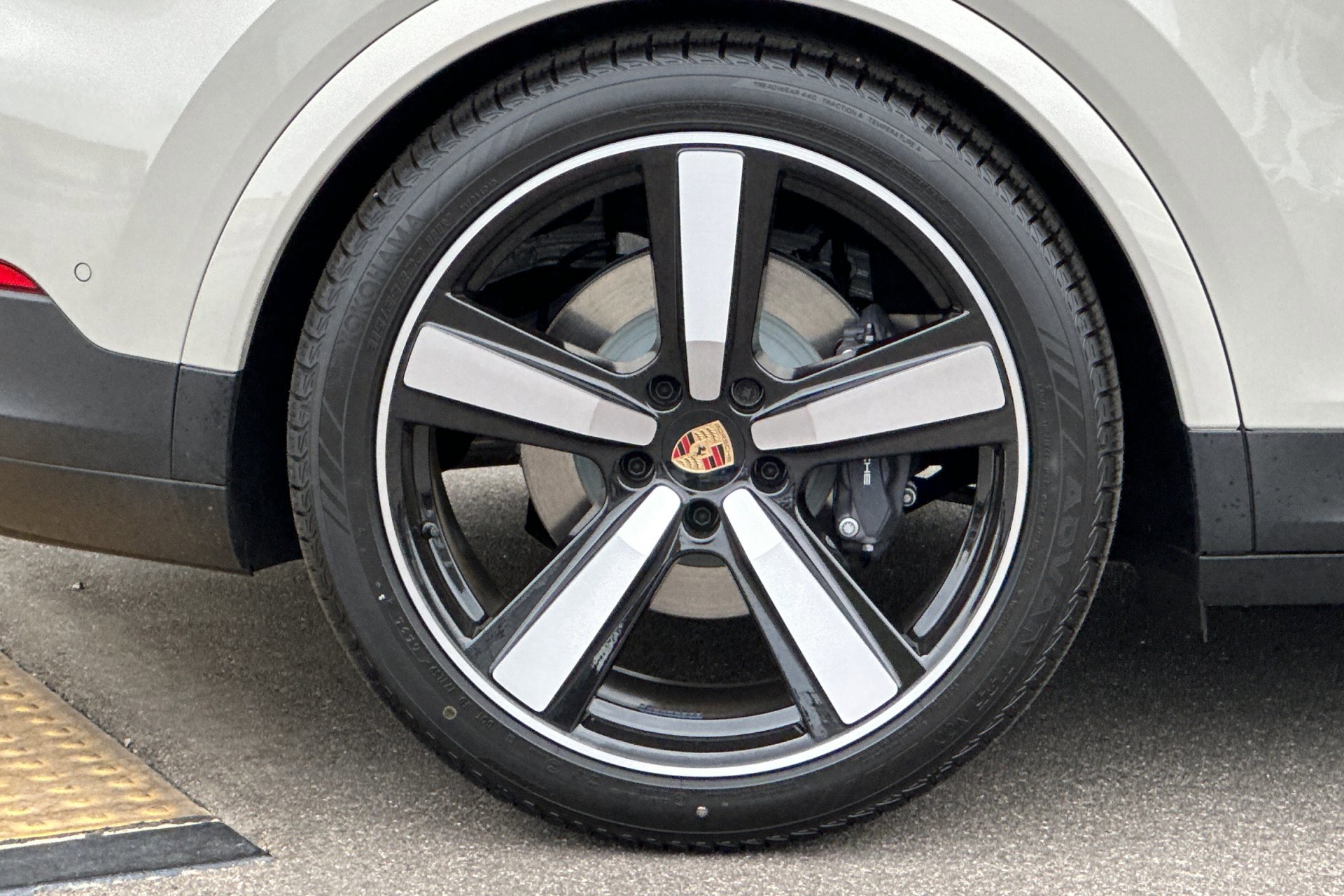 New 2026 Porsche Cayenne Coupe image 44