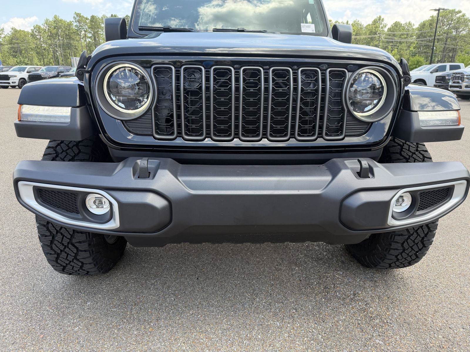 Used 2026 Jeep Gladiator Sport AWD/4WD image 24