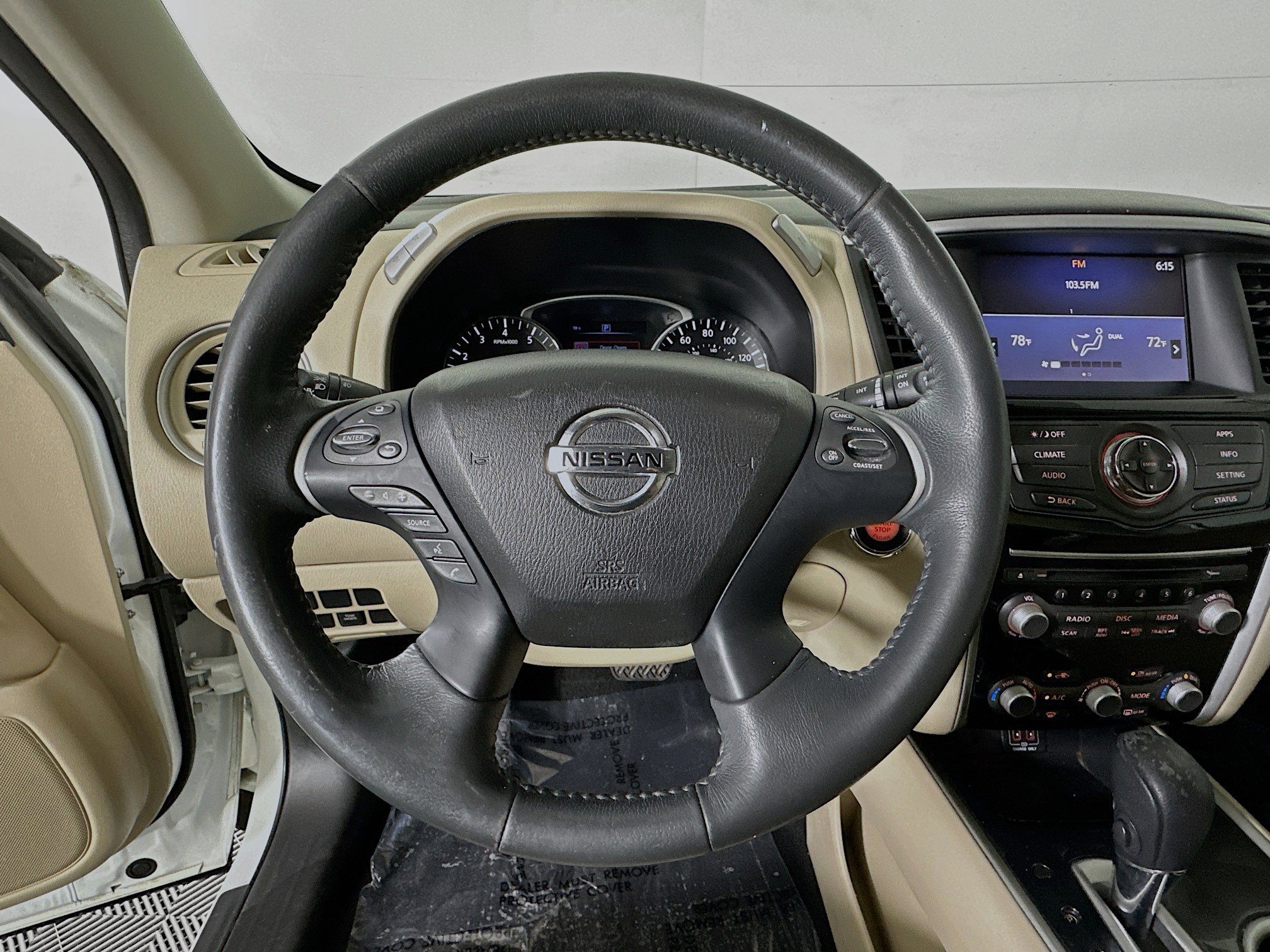 Used 2018 Nissan Pathfinder SV image 15