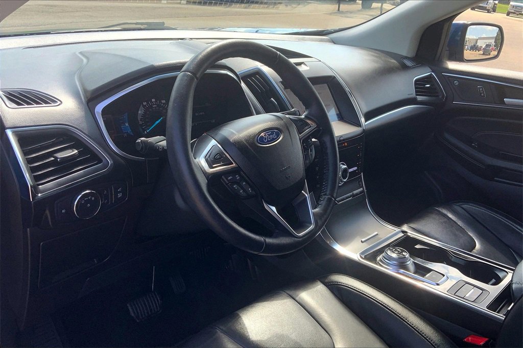 Used 2020 Ford Edge Titanium image 14
