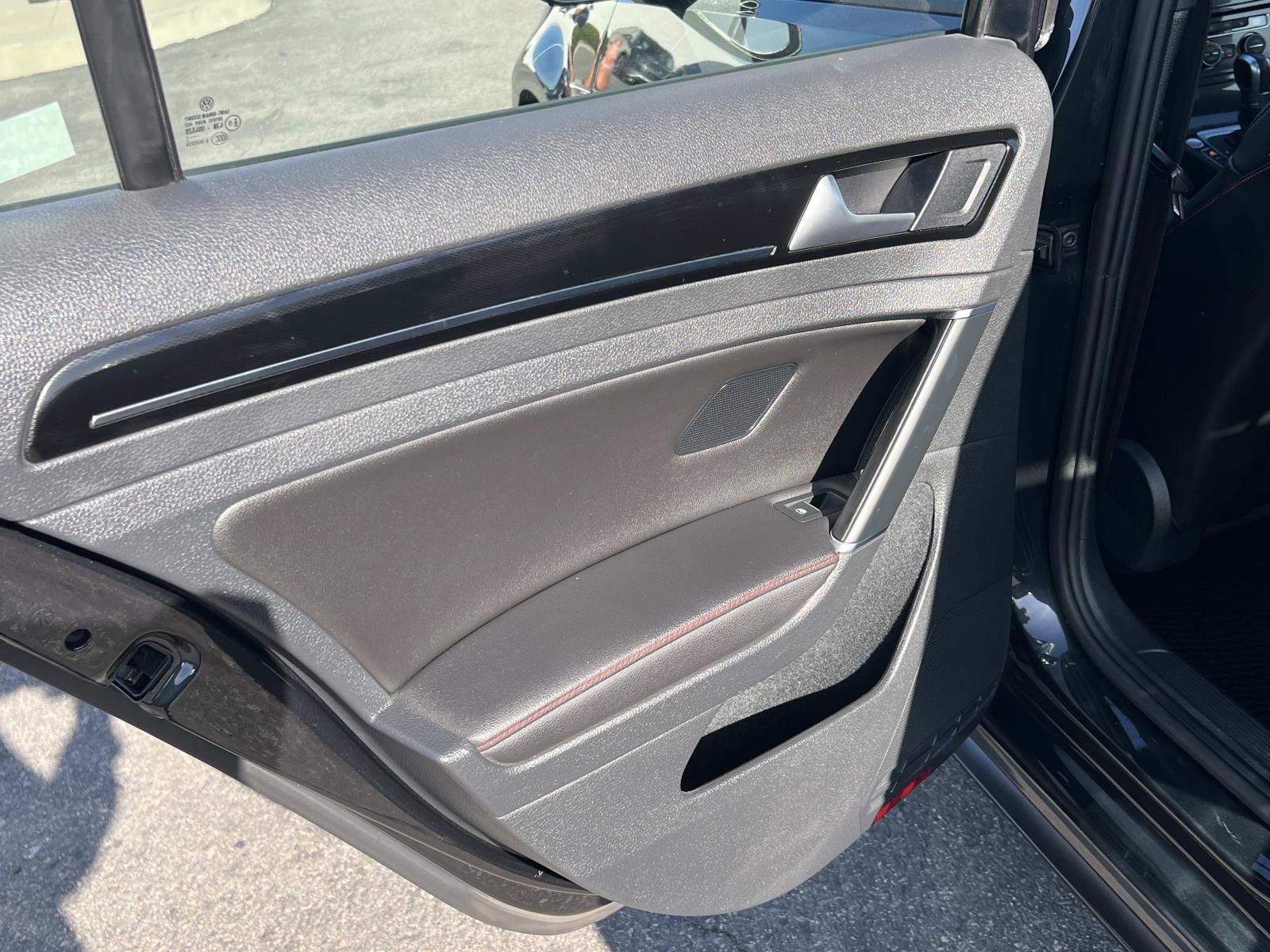 Used 2017 Volkswagen GTI Autobahn image 20