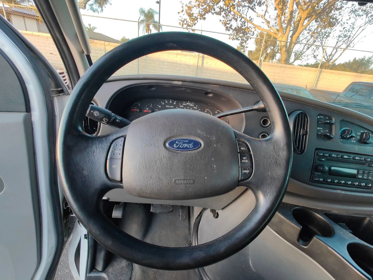 Used 2007 Ford E-350 and Econoline 350 XLT image 17