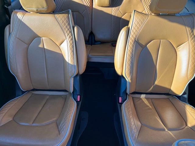 Used 2023 Chrysler Pacifica Pinnacle image 14