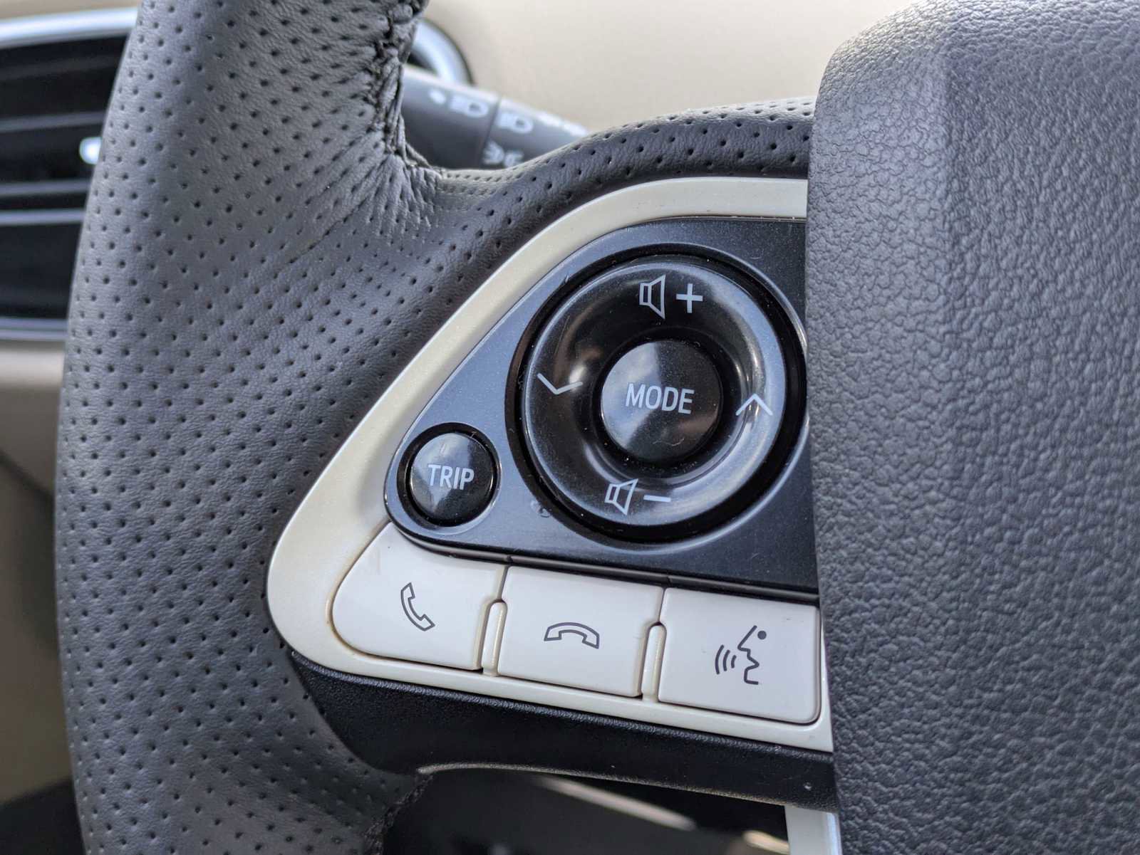 Used 2016 Toyota Prius Four image 24