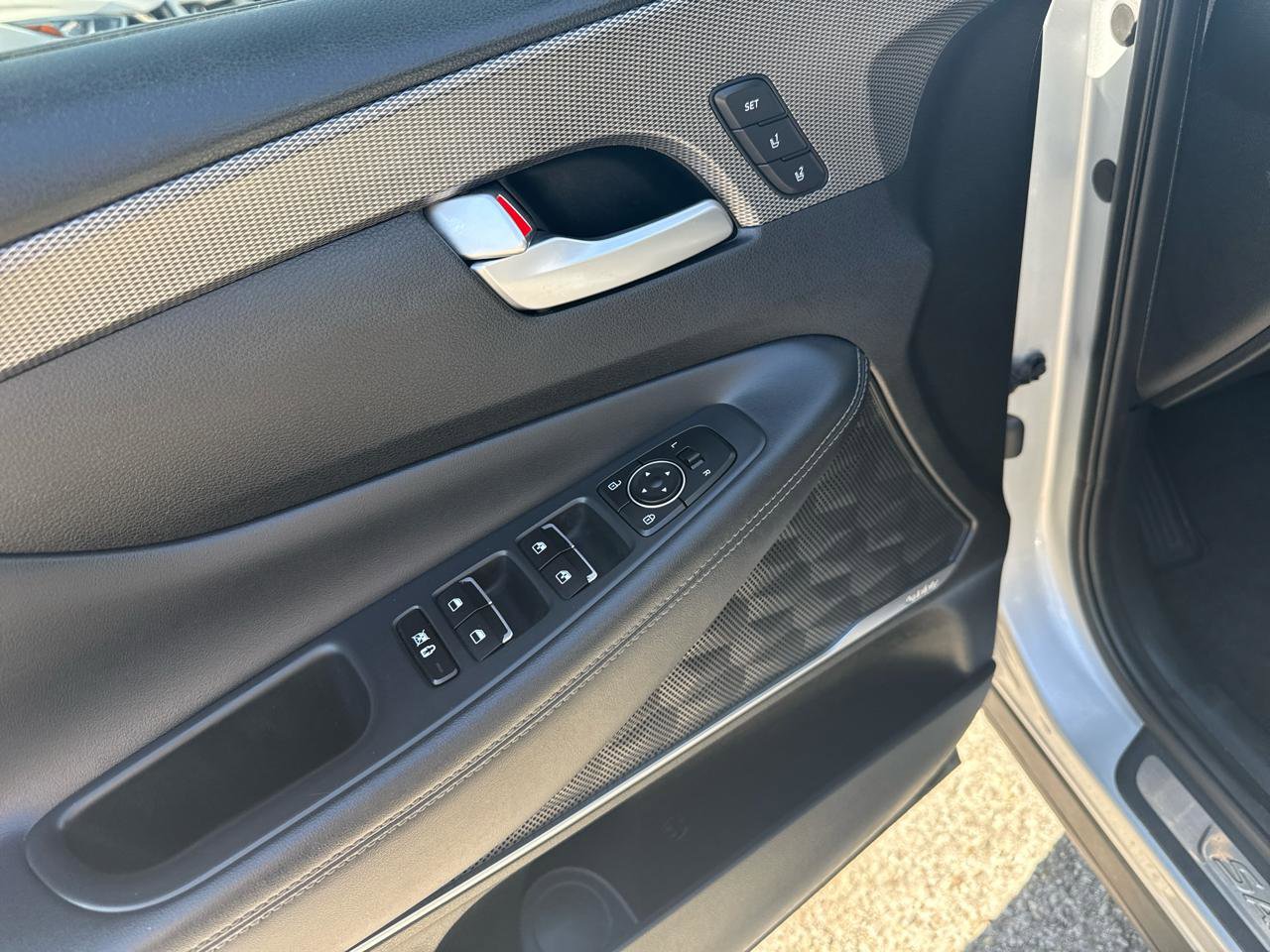 Used 2019 Hyundai Santa Fe Limited w/ Cargo Package image 15