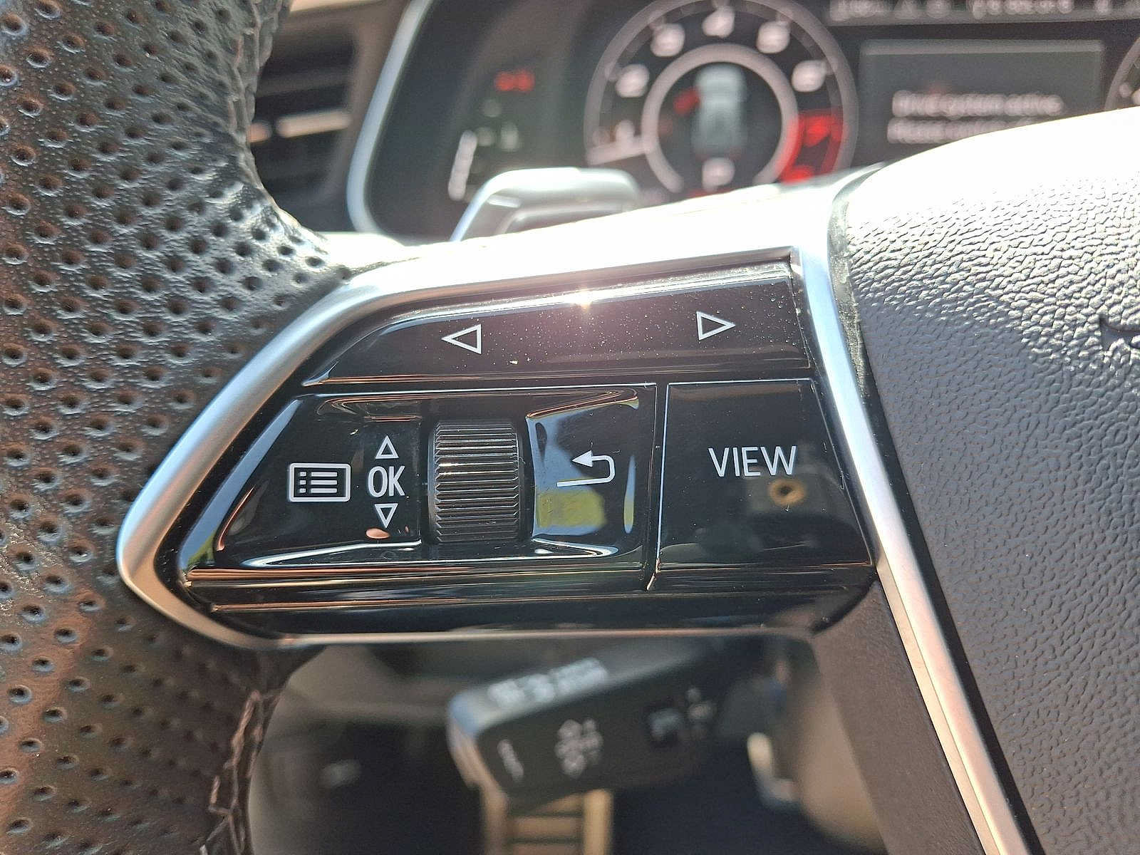 Certified 2024 Audi RS 6 performance AWD/4WD image 23