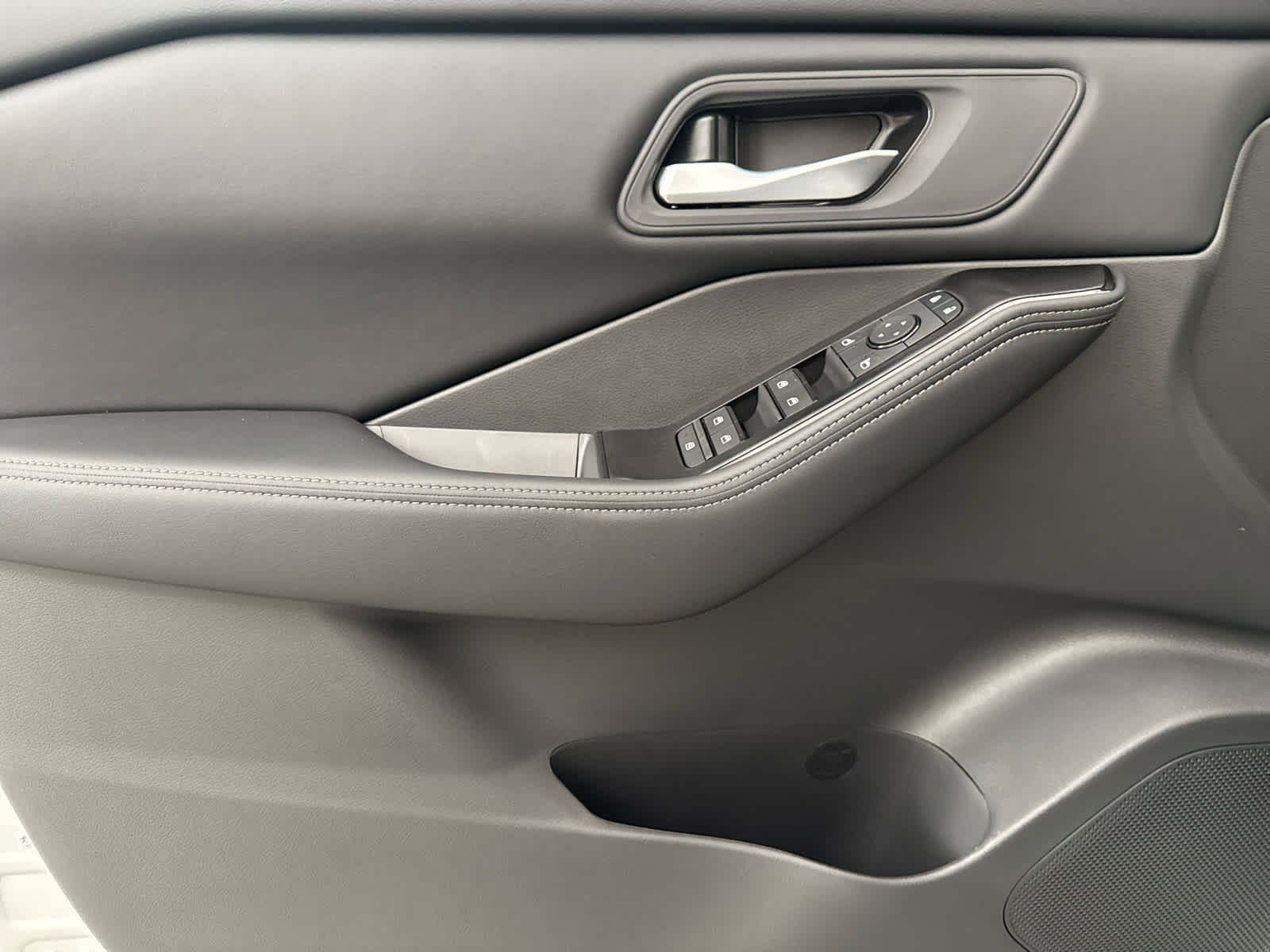 New 2026 Nissan Rogue SV image 14