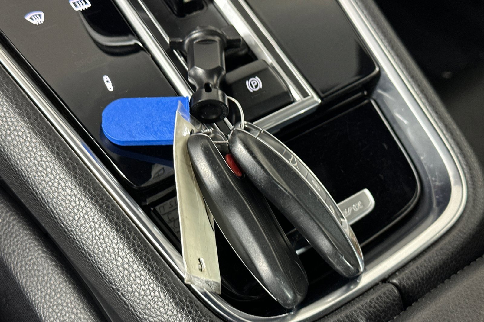 Used 2018 Porsche Panamera 4 image 24