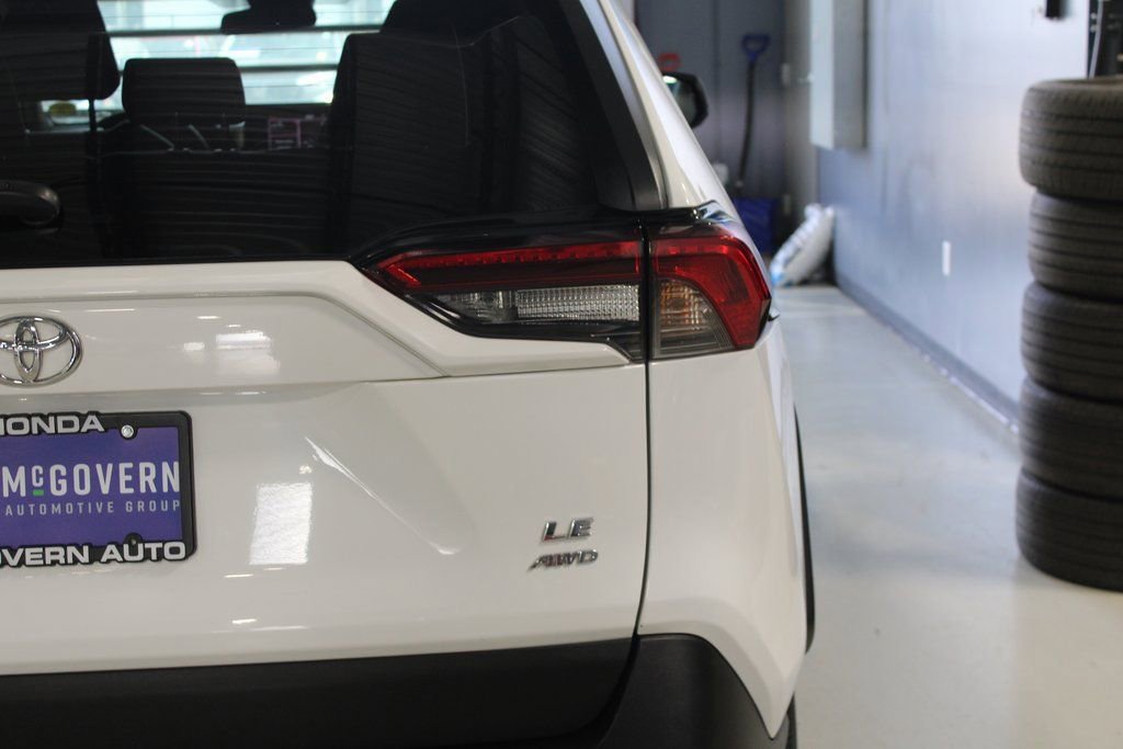 Used 2021 Toyota RAV4 LE image 36