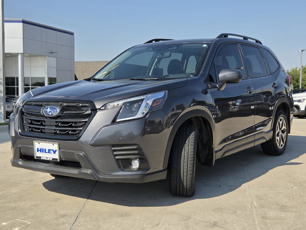 Used 2024 Subaru Forester Premium AWD/4WD image 2