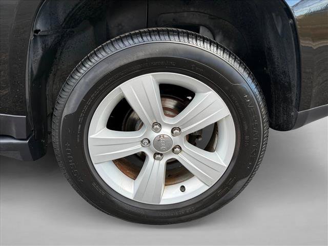 Used 2017 Jeep Compass Latitude AWD/4WD image 24