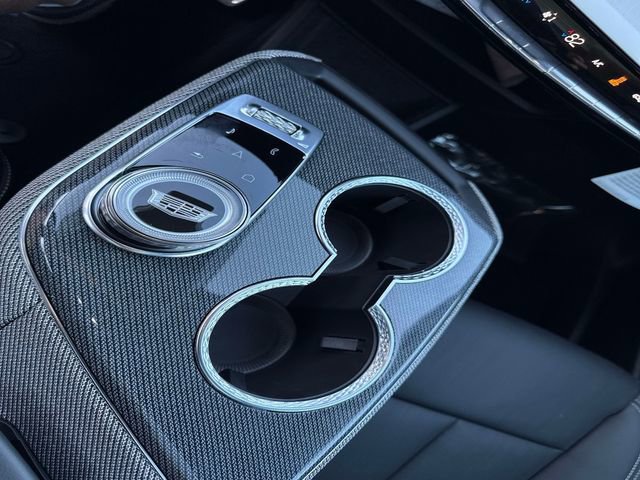New 2025 Cadillac Optiq Sport 2 w/ LPO, ONYX Package image 22