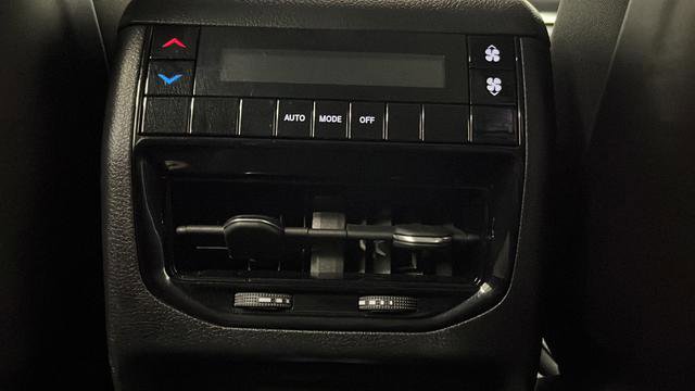 Used 2023 Jeep Grand Cherokee L Laredo AWD/4WD image 30