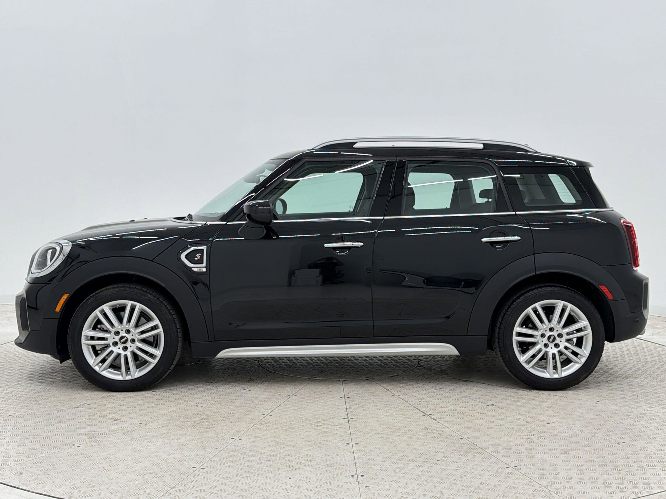 Used 2024 MINI Cooper Countryman S FWD image 2