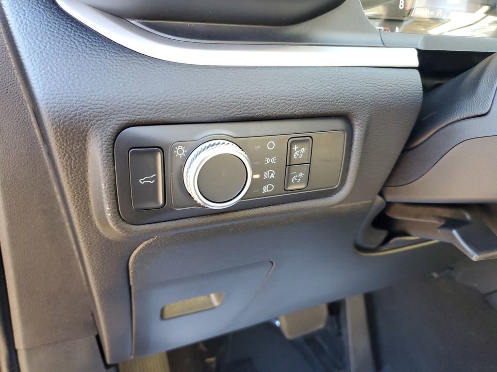 Used 2022 Ford Explorer XLT image 16