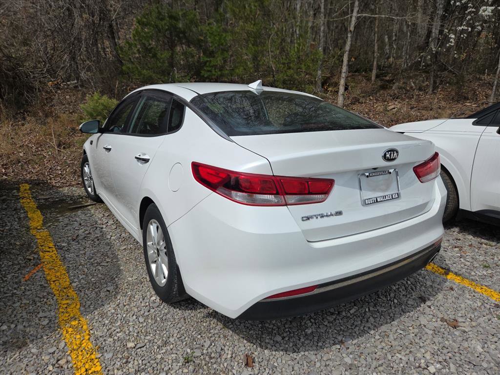 Used 2016 Kia Optima LX image 2