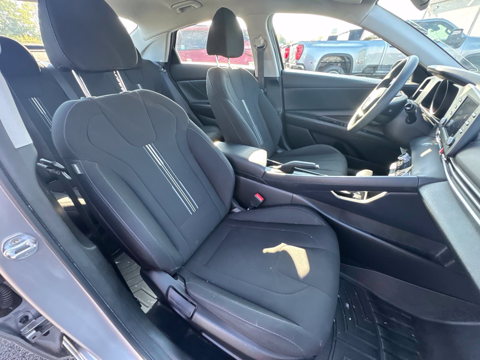 Used 2022 Hyundai Elantra SEL FWD image 31