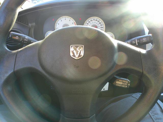 Used 2005 Dodge Stratus SXT image 8
