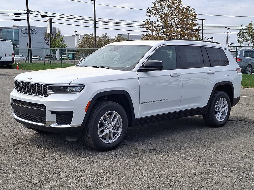 New 2025 Jeep Grand Cherokee L Laredo w/ Luxury Tech Group I AWD/4WD image 28