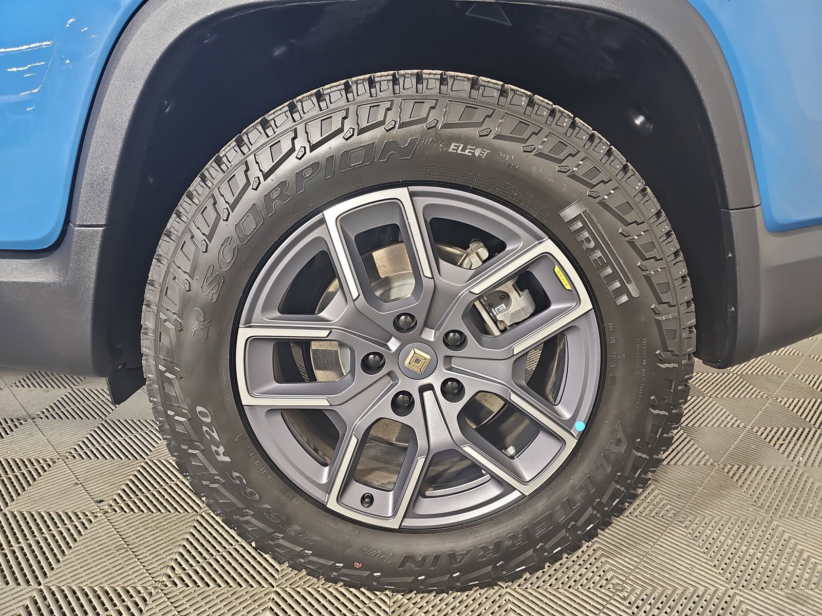 Used 2024 Rivian R1T Adventure AWD/4WD image 10