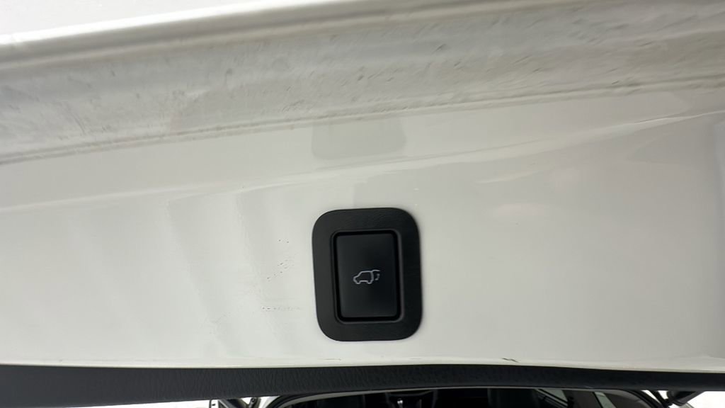 Used 2018 Toyota Highlander XLE image 17