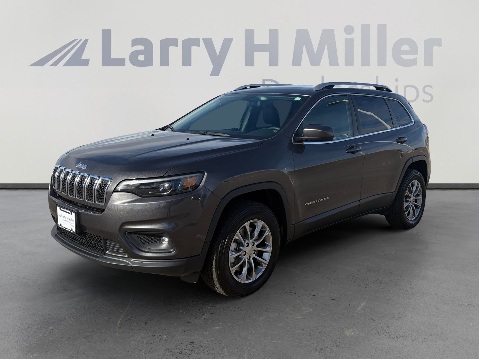 Used 2019 Jeep Cherokee Latitude Plus w/ Cold Weather Group image 1