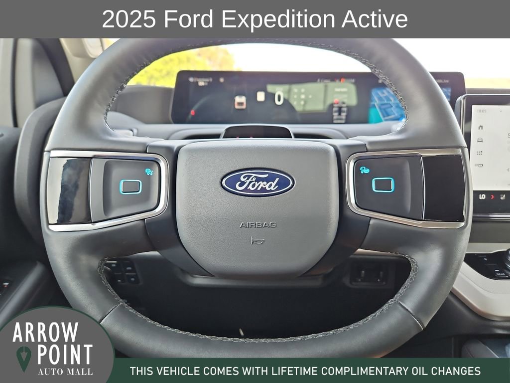 Used 2025 Ford Expedition Active AWD/4WD image 27