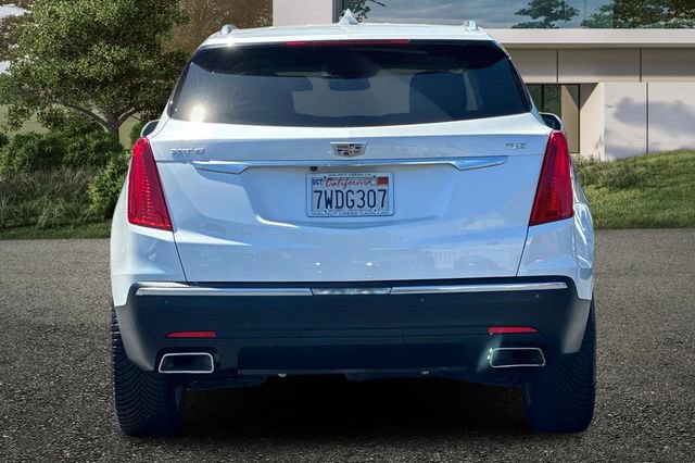 Used 2017 Cadillac XT5 Premium Luxury w/ Advanced Security Package FWD image 5