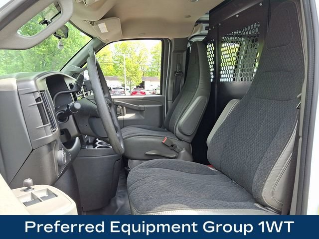 Used 2025 GMC Savana 2500 w/ Driver Convenience Package RWD image 2
