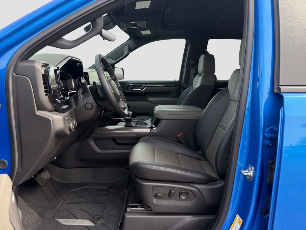 Used 2025 Chevrolet Silverado 1500 ZR2 w/ Technology Package image 9