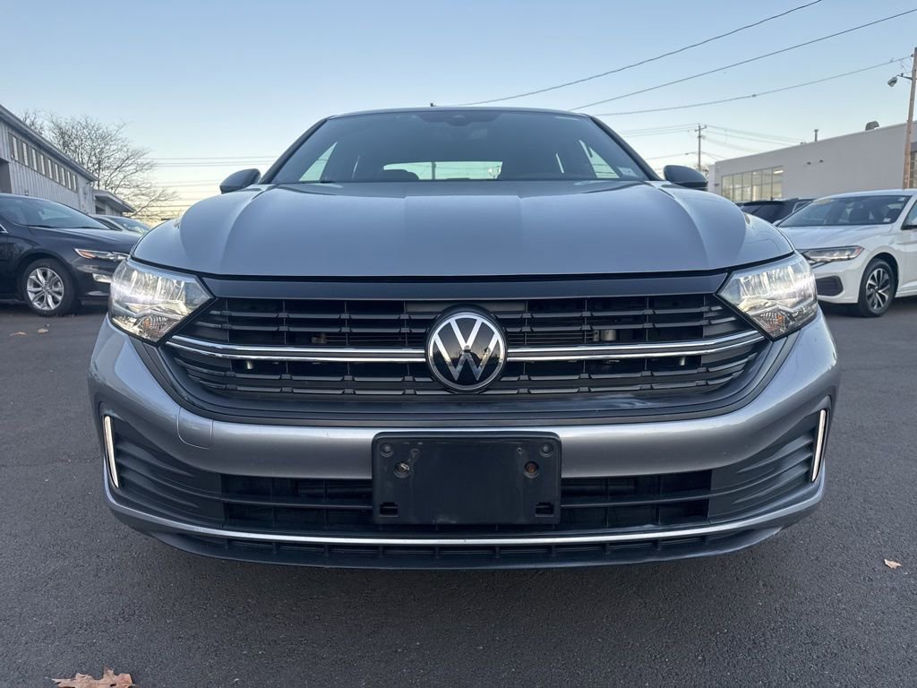 Used 2023 Volkswagen Jetta Sport image 2
