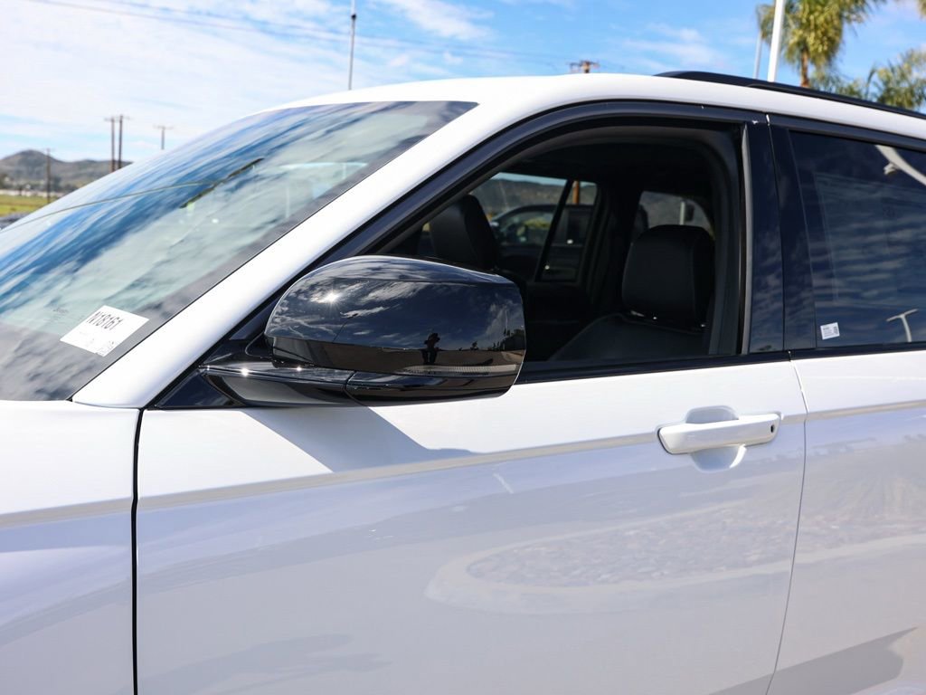 Used 2026 Jeep Grand Cherokee Altitude image 12