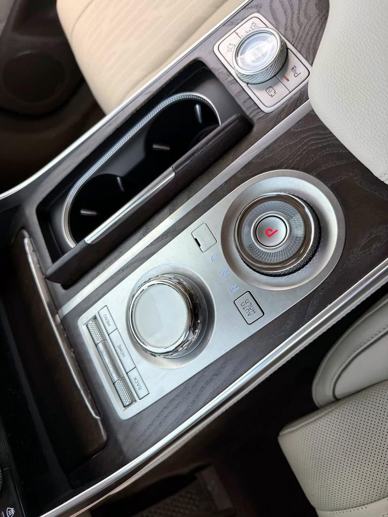 Certified 2023 Genesis GV80 2.5T w/ Prestige 20" Package image 17