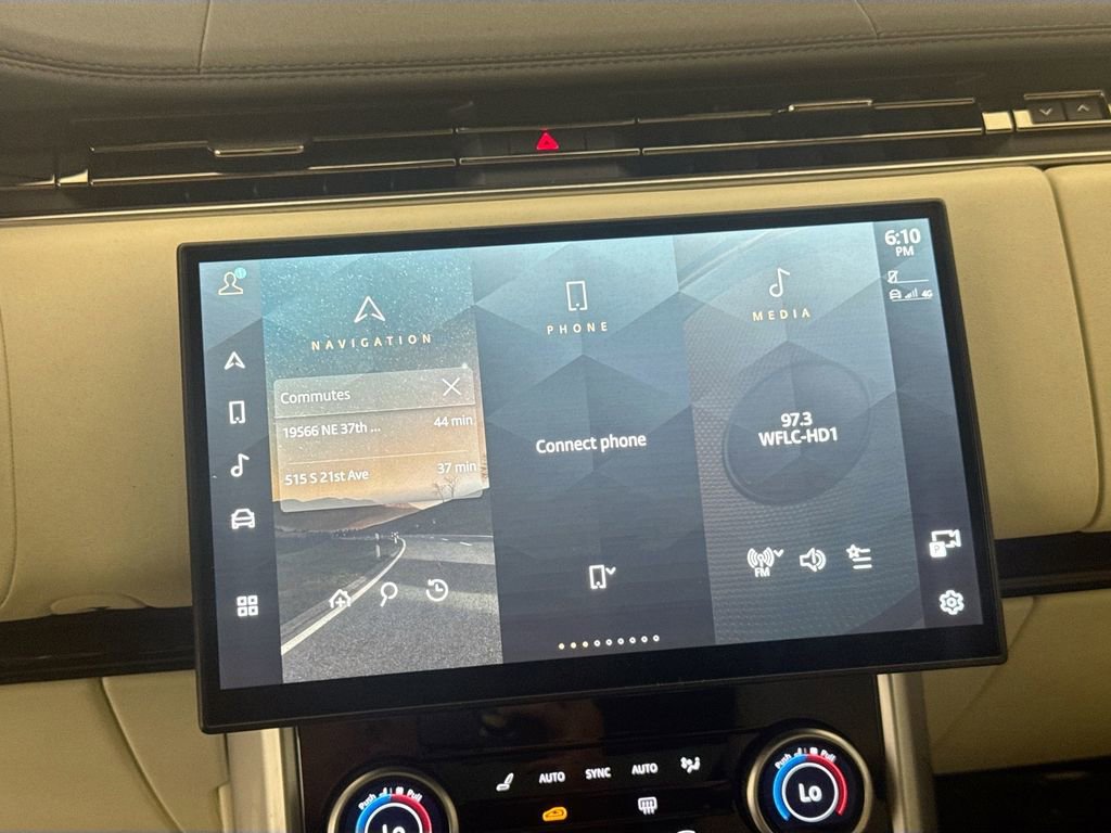 Certified 2023 Land Rover Range Rover SE image 6