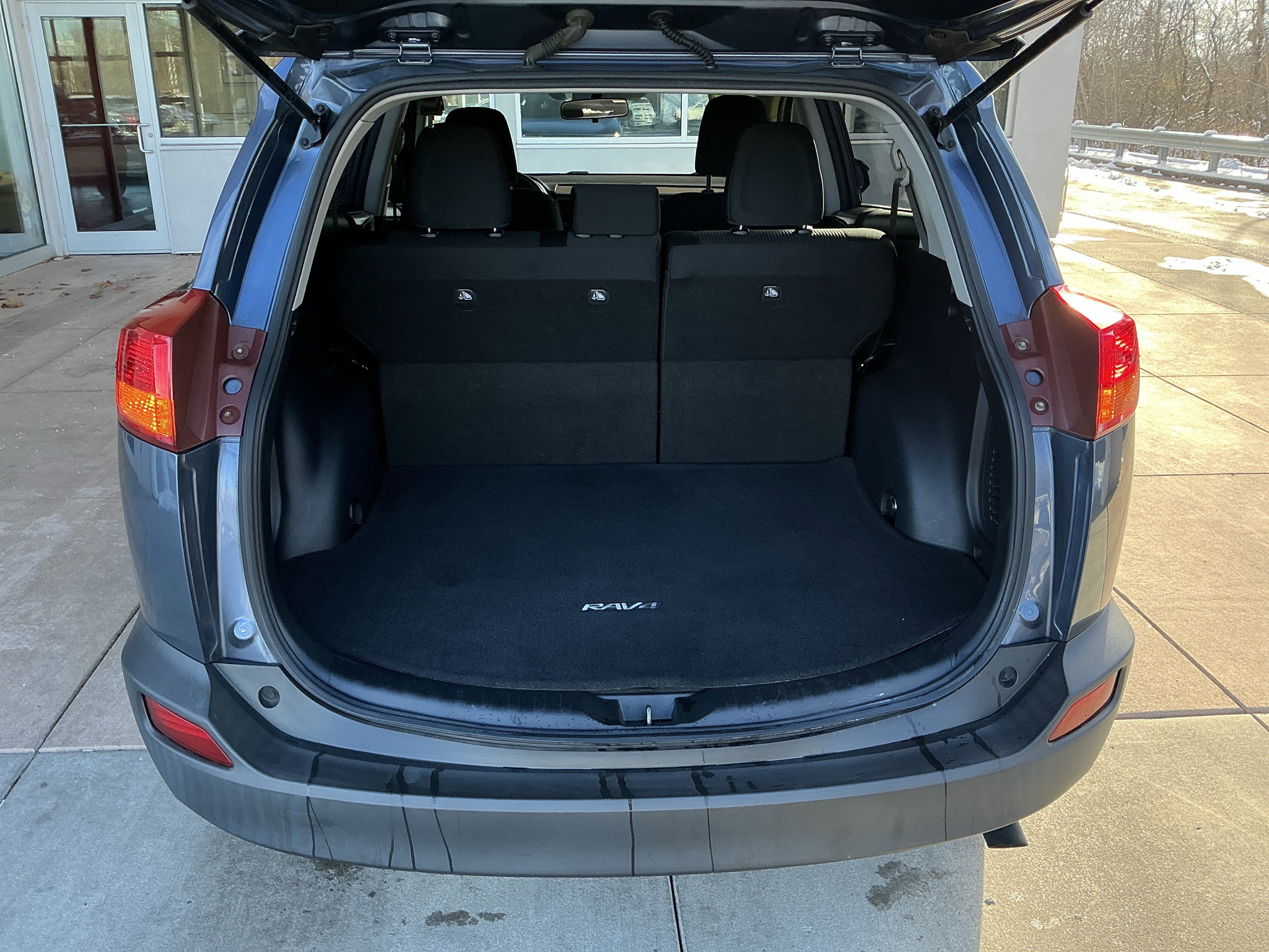 Used 2014 Toyota RAV4 LE image 24