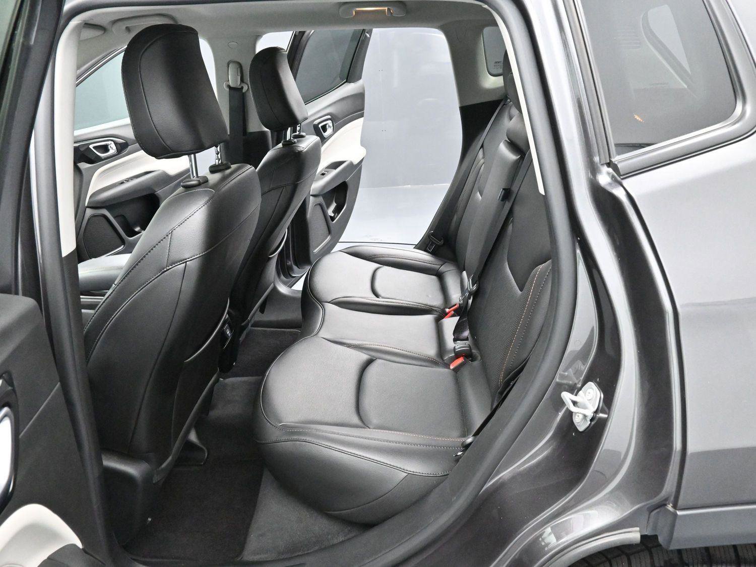 Used 2022 Jeep Compass Limited image 26