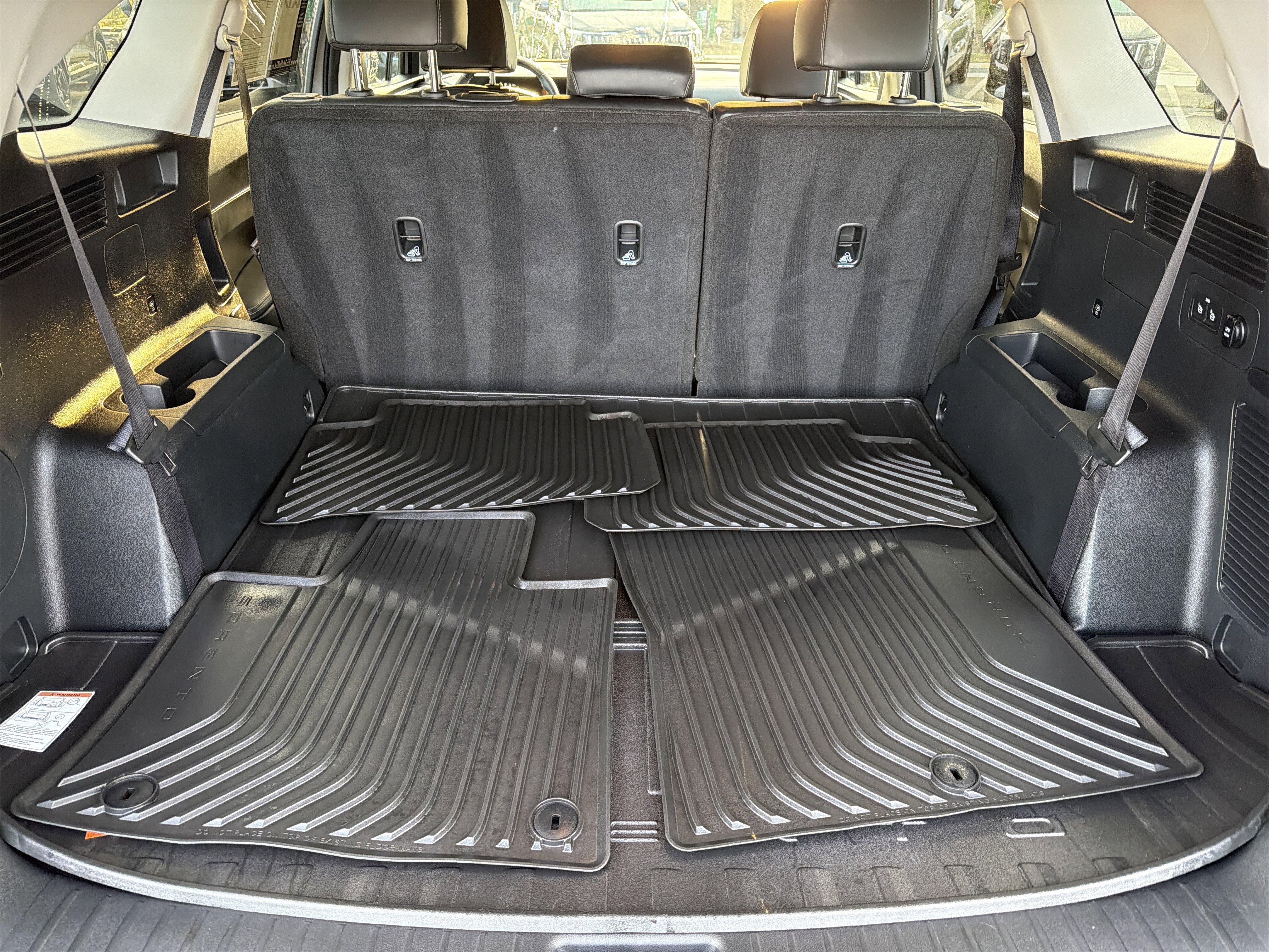 Used 2025 Kia Sorento S FWD image 17