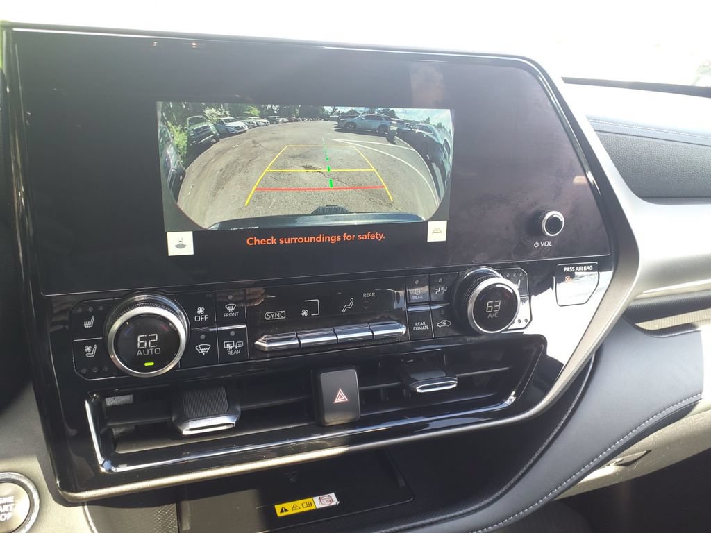 Used 2023 Toyota Highlander Limited FWD image 33