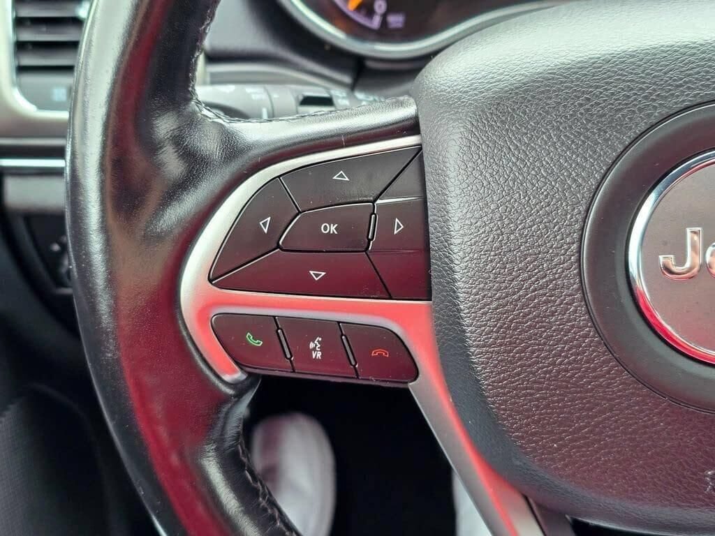 Used 2021 Jeep Grand Cherokee Limited AWD/4WD image 26
