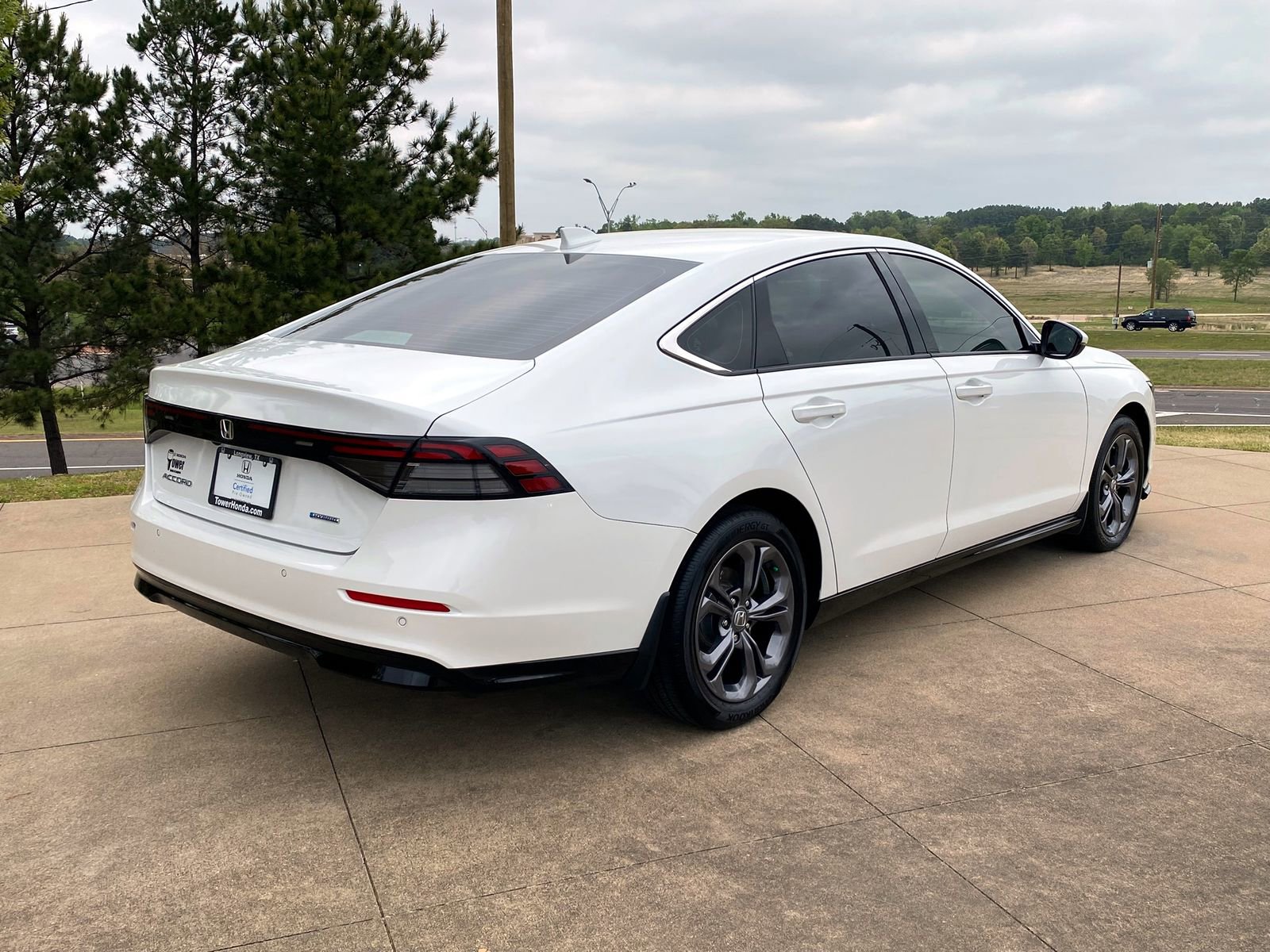 Used 2024 Honda Accord EX-L image 6