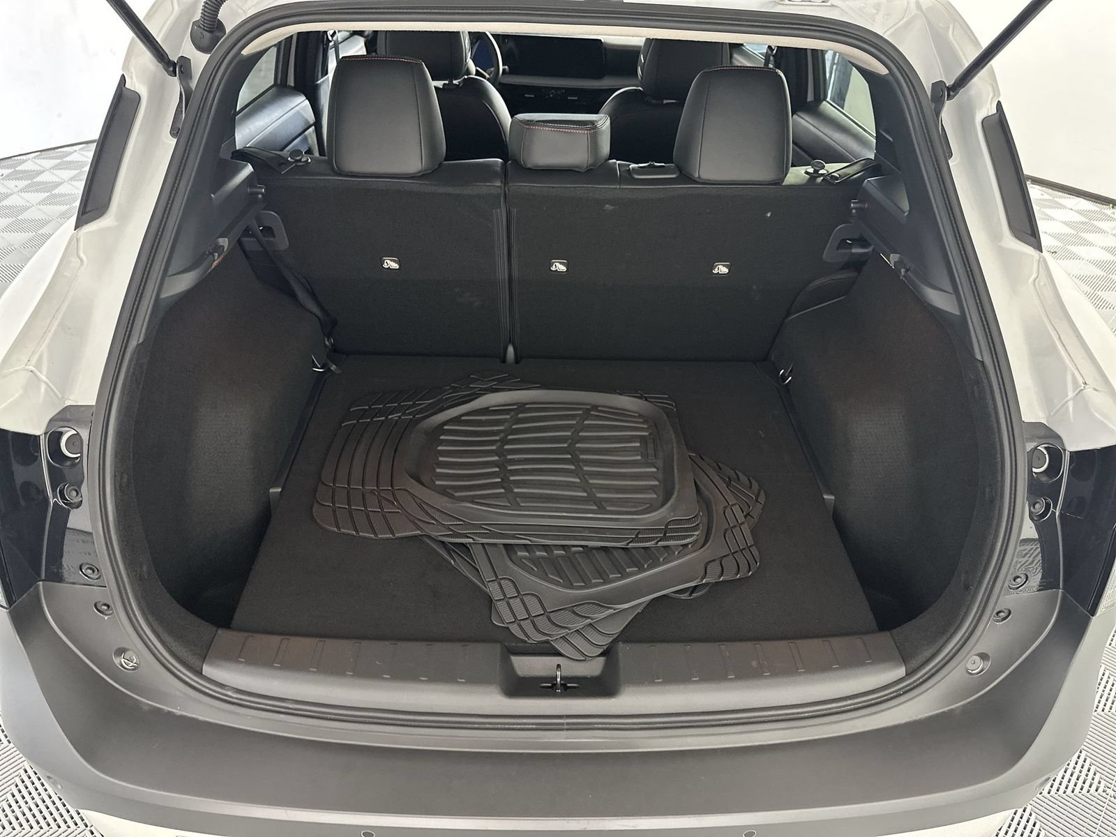 Certified 2026 Nissan Kicks SR w/ SR Premium Package FWD image 25