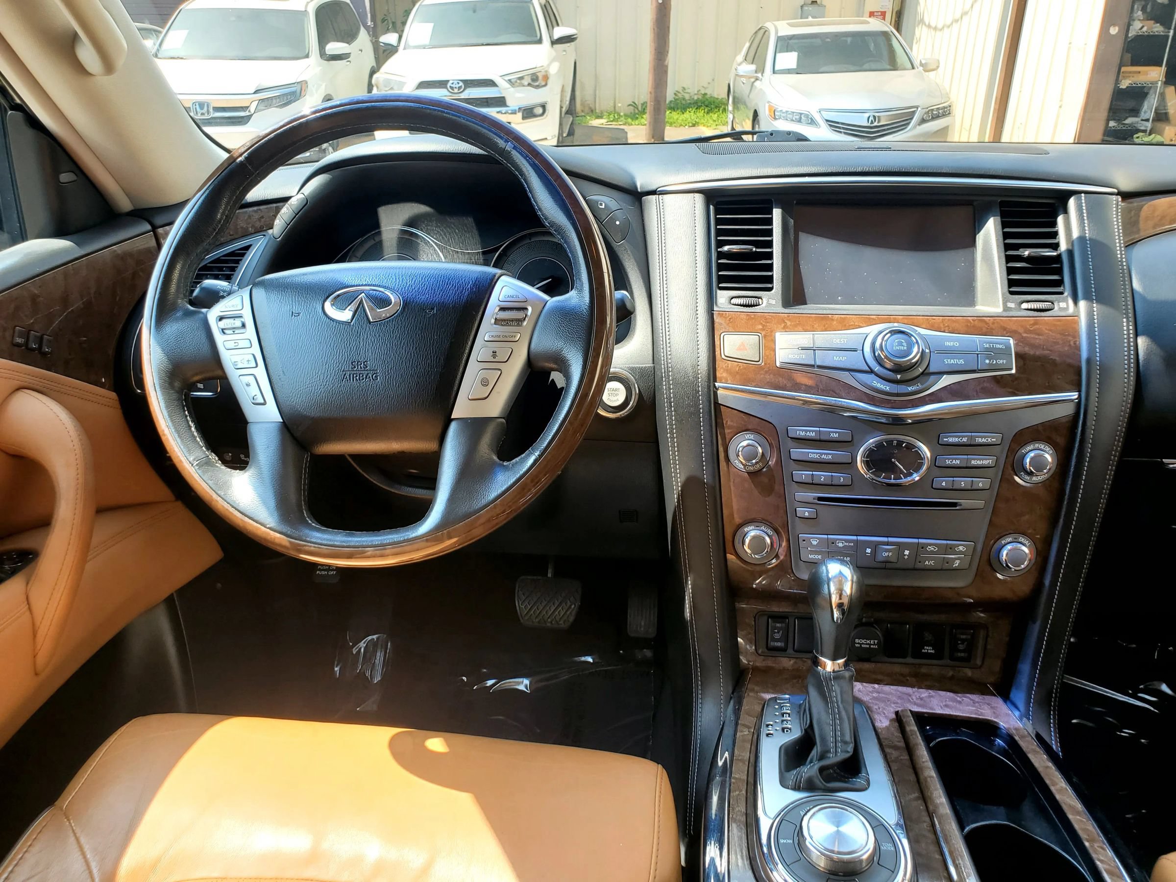 Used 2016 INFINITI QX80 4WD w/ Signature Edition Package image 41