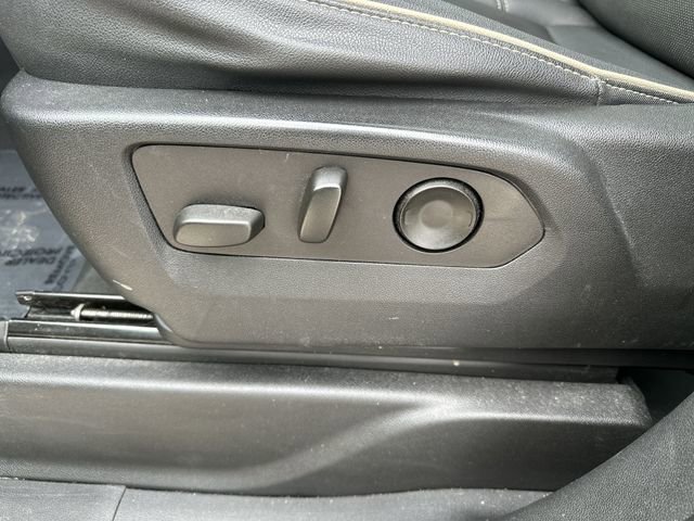 Certified 2023 GMC Yukon XL SLT w/ SLT Luxury Package image 16