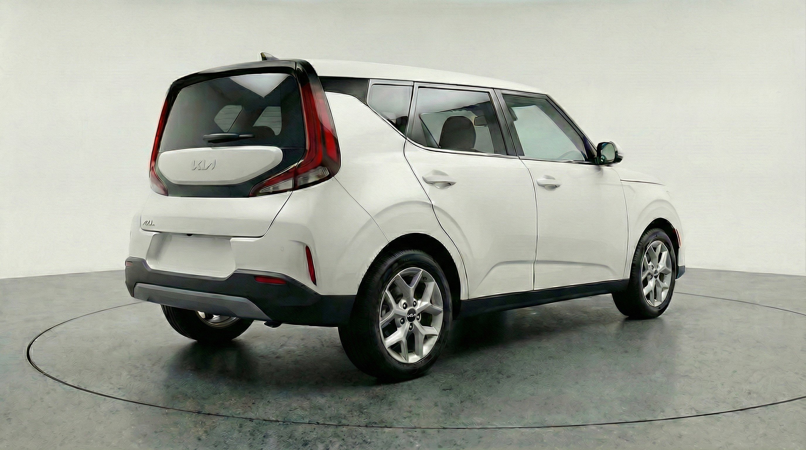 Used 2025 Kia Soul LX w/ LX Technology Package FWD image 9