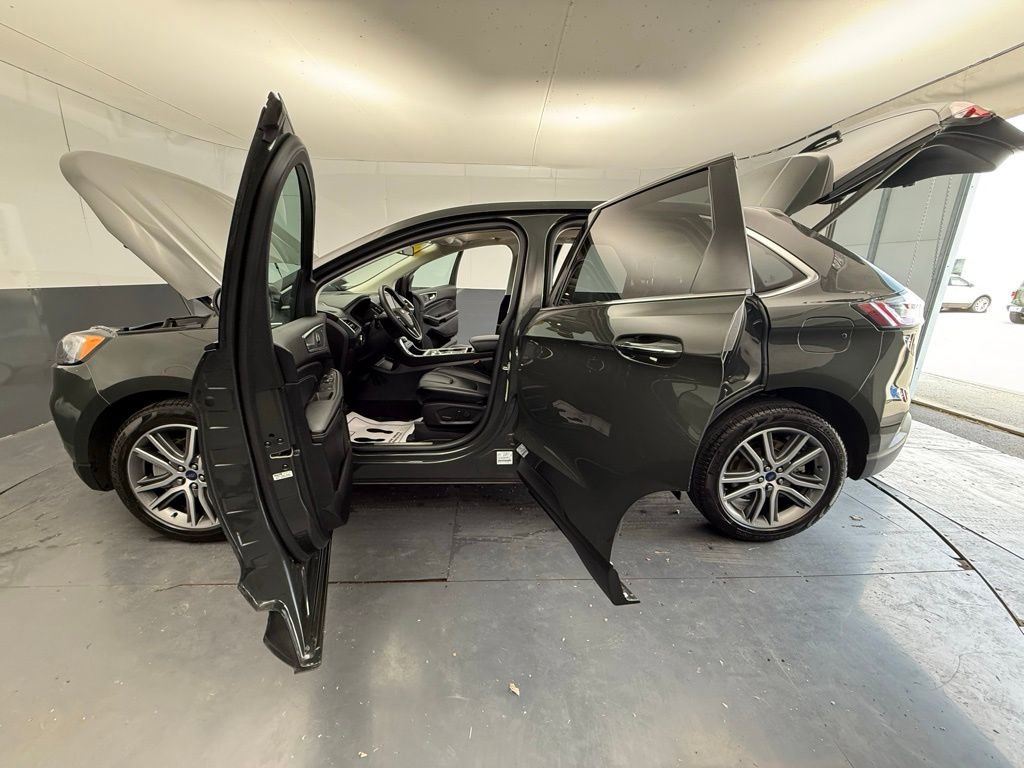 Used 2022 Ford Edge Titanium AWD/4WD image 17