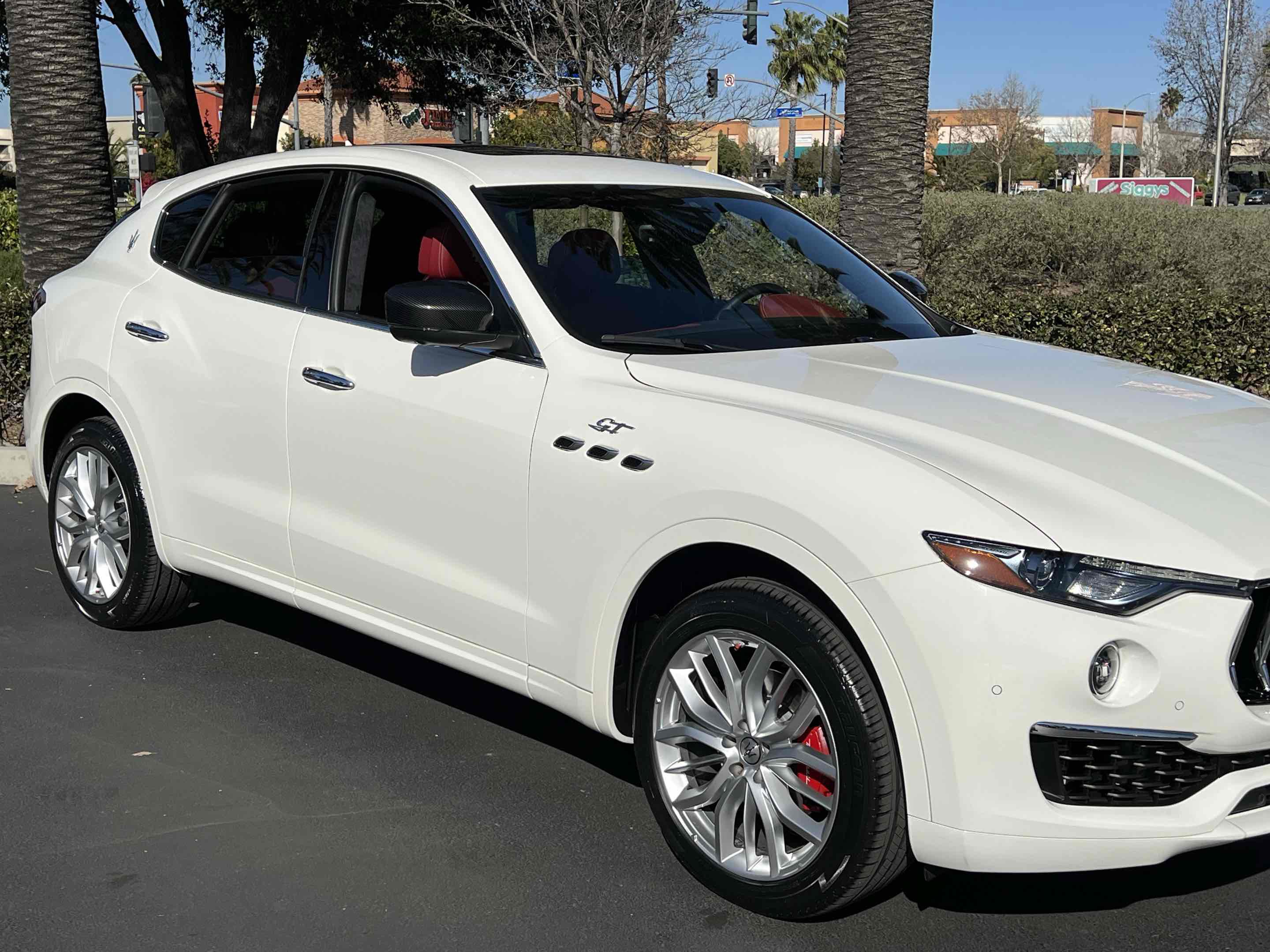 Used 2022 Maserati Levante GT image 41