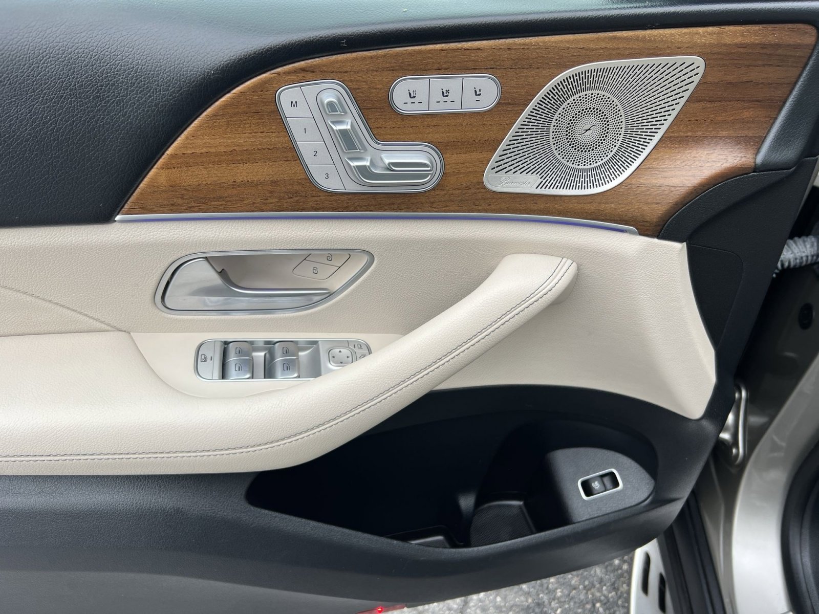 Used 2022 Mercedes-Benz GLS 450 4MATIC image 14