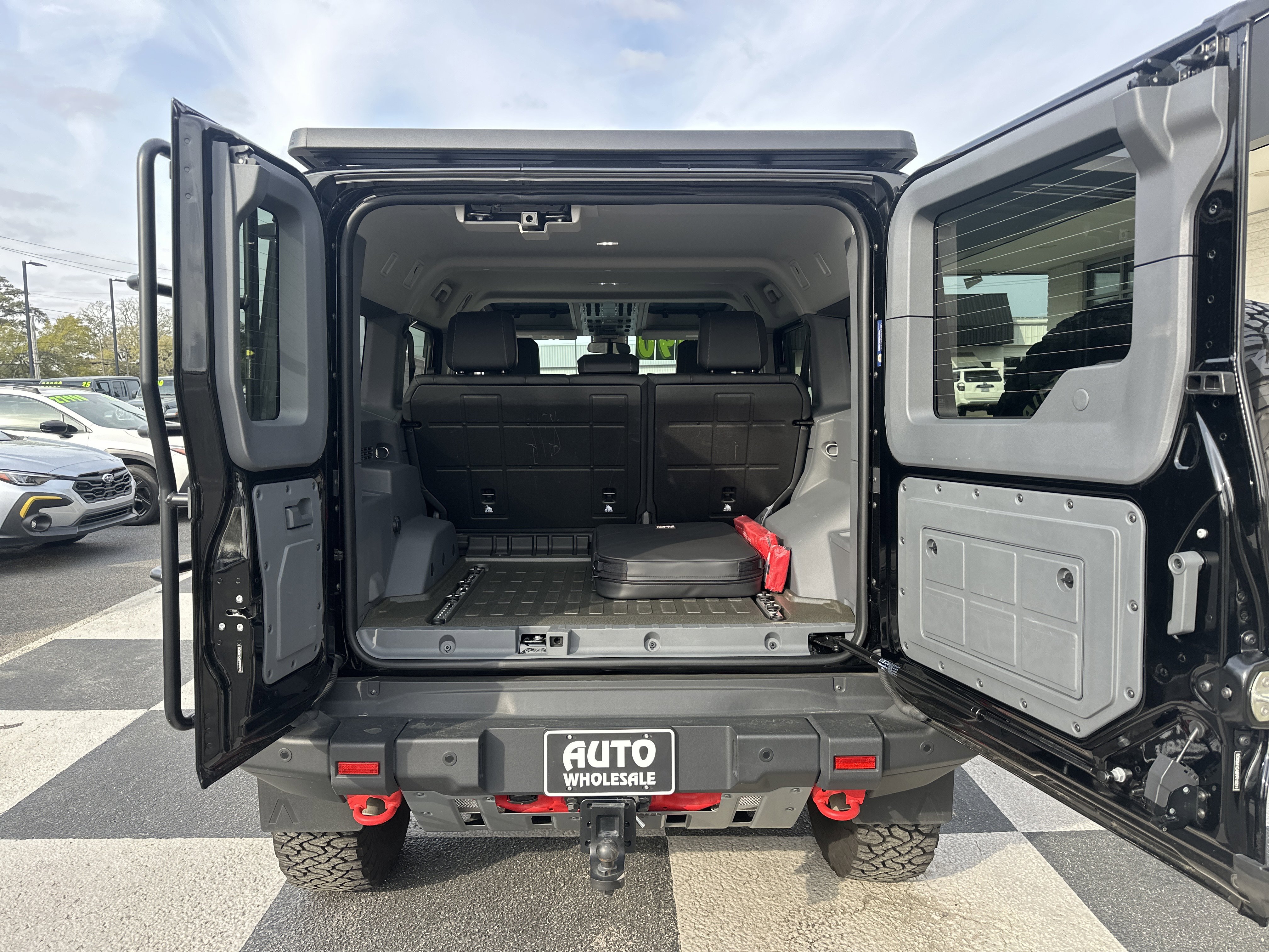 Used 2024 INEOS Grenadier Fieldmaster Edition image 5