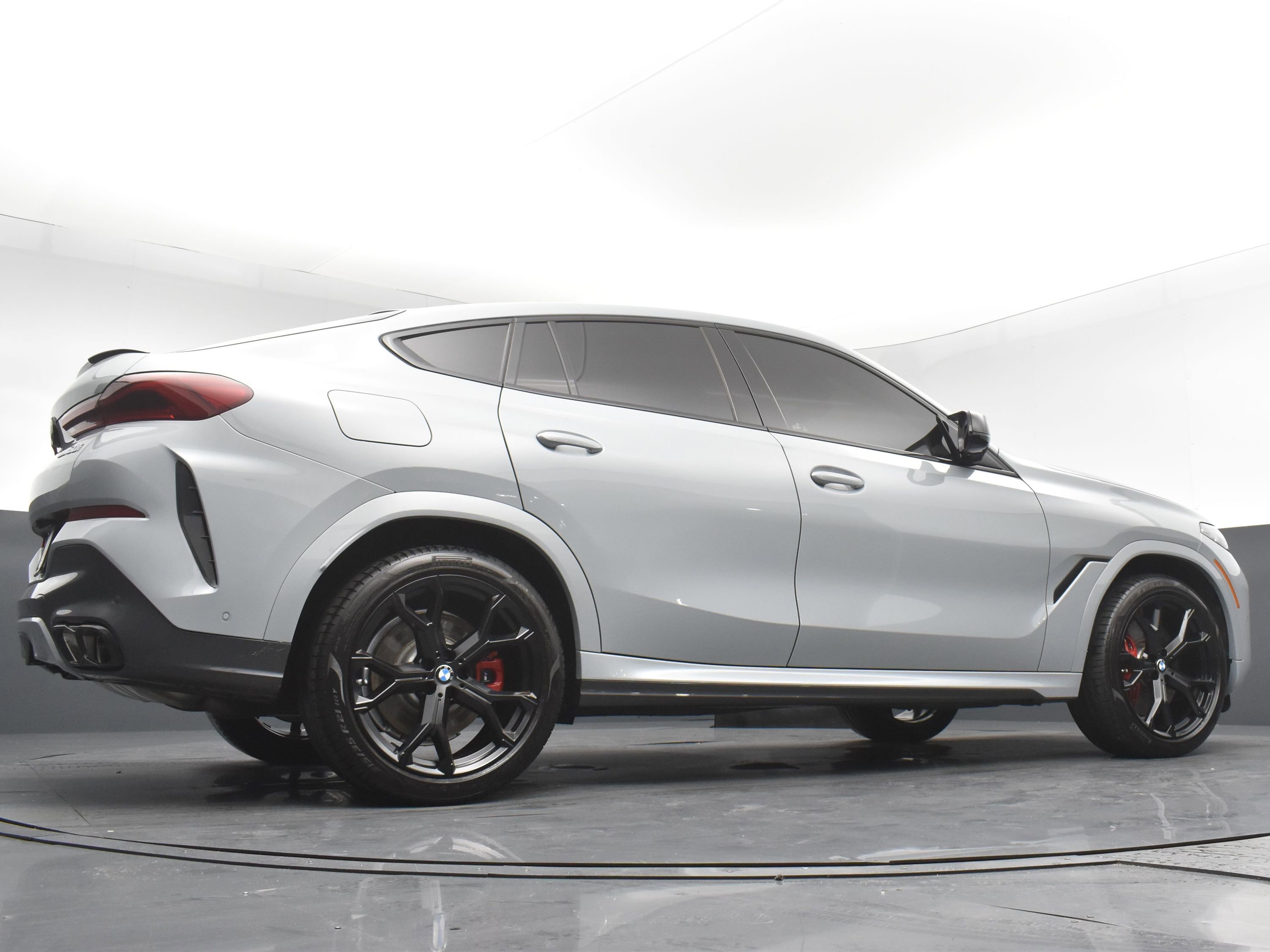 Used 2024 BMW X6 M60i w/ M Sport Professional Package image 25